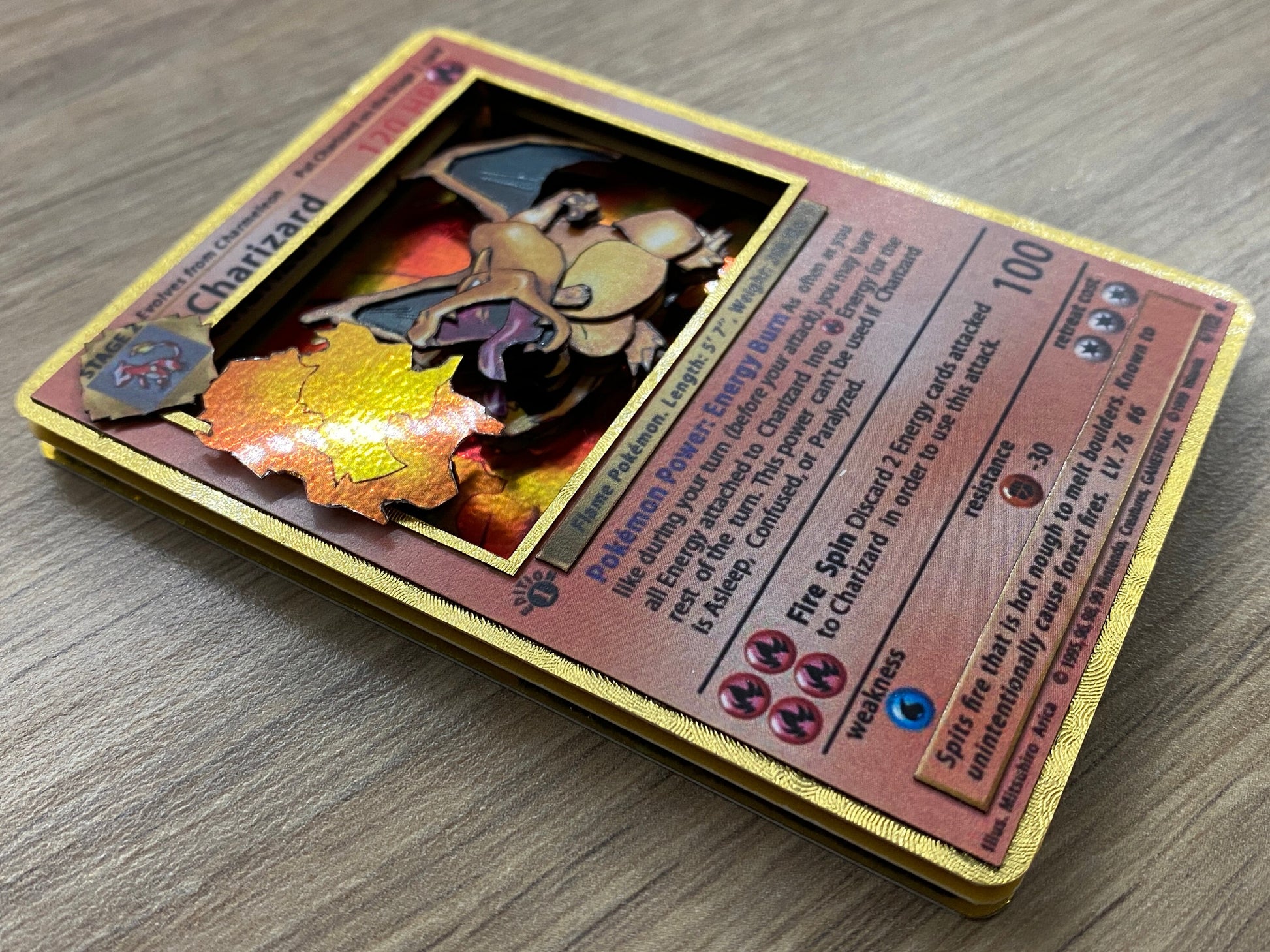 Shadowbox Pokemon Charizard 1 St Base 4 / 102 Art 100% Handmade Diorama 3D Card